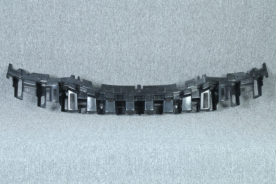 Front Bumper Center Support LR045204
